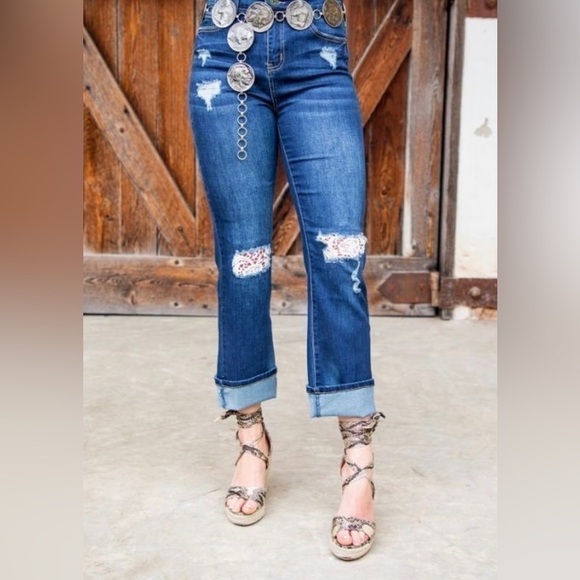 𝅺L&B Mid Wash High Rise Boyfriend Jeans W Crochet Lace-NWT-JEANS JUST DROPPED! - Picture 1 of 7